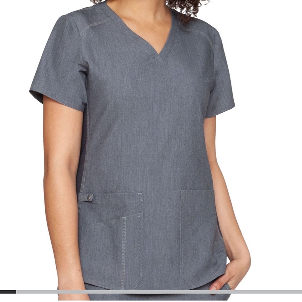 Med couture scrub top 1 minor flaw - Picture 8 of 12